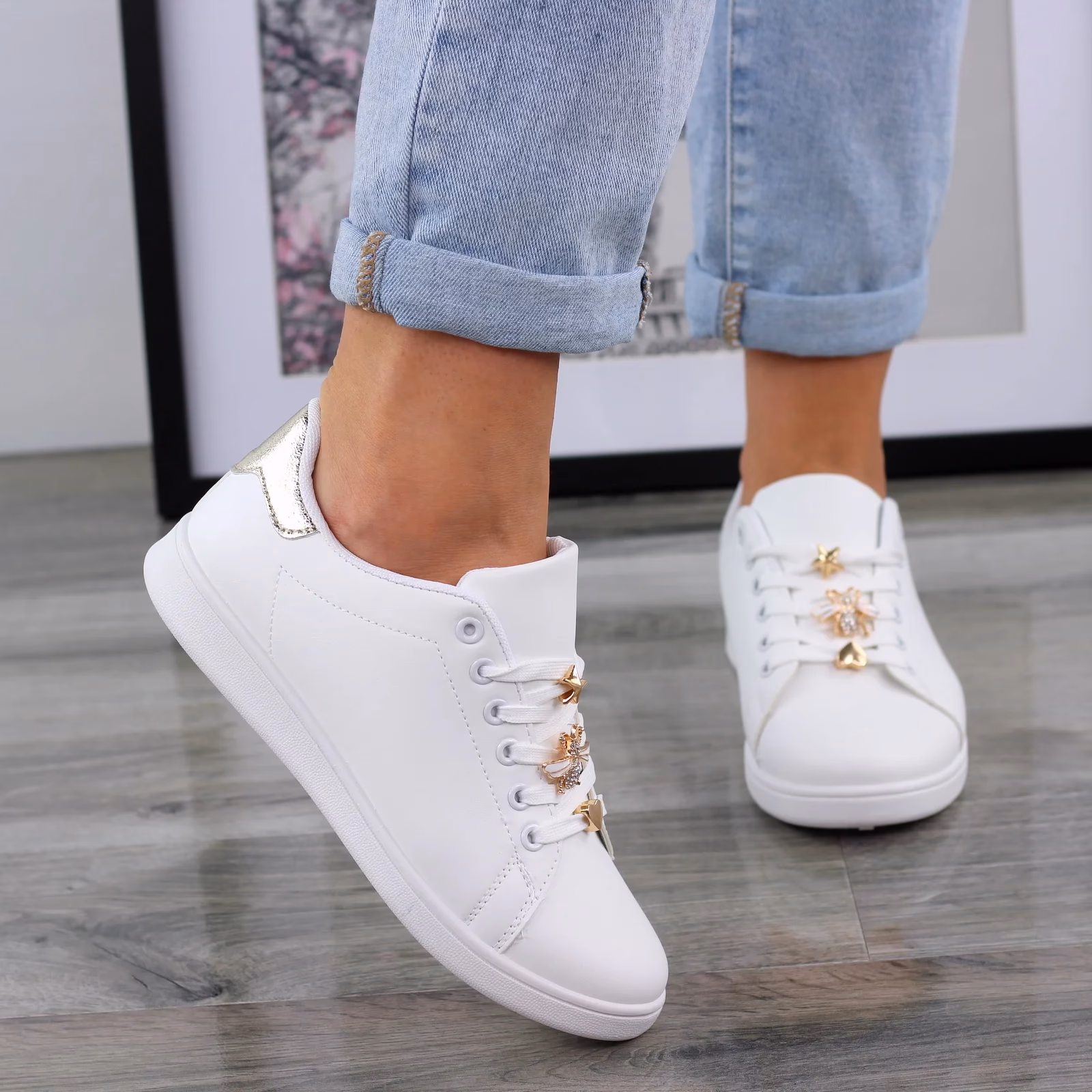 Jakie dodatki do butów z biżuterią?