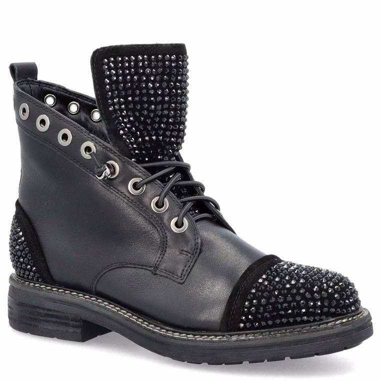 Jak nosić glany damskie?