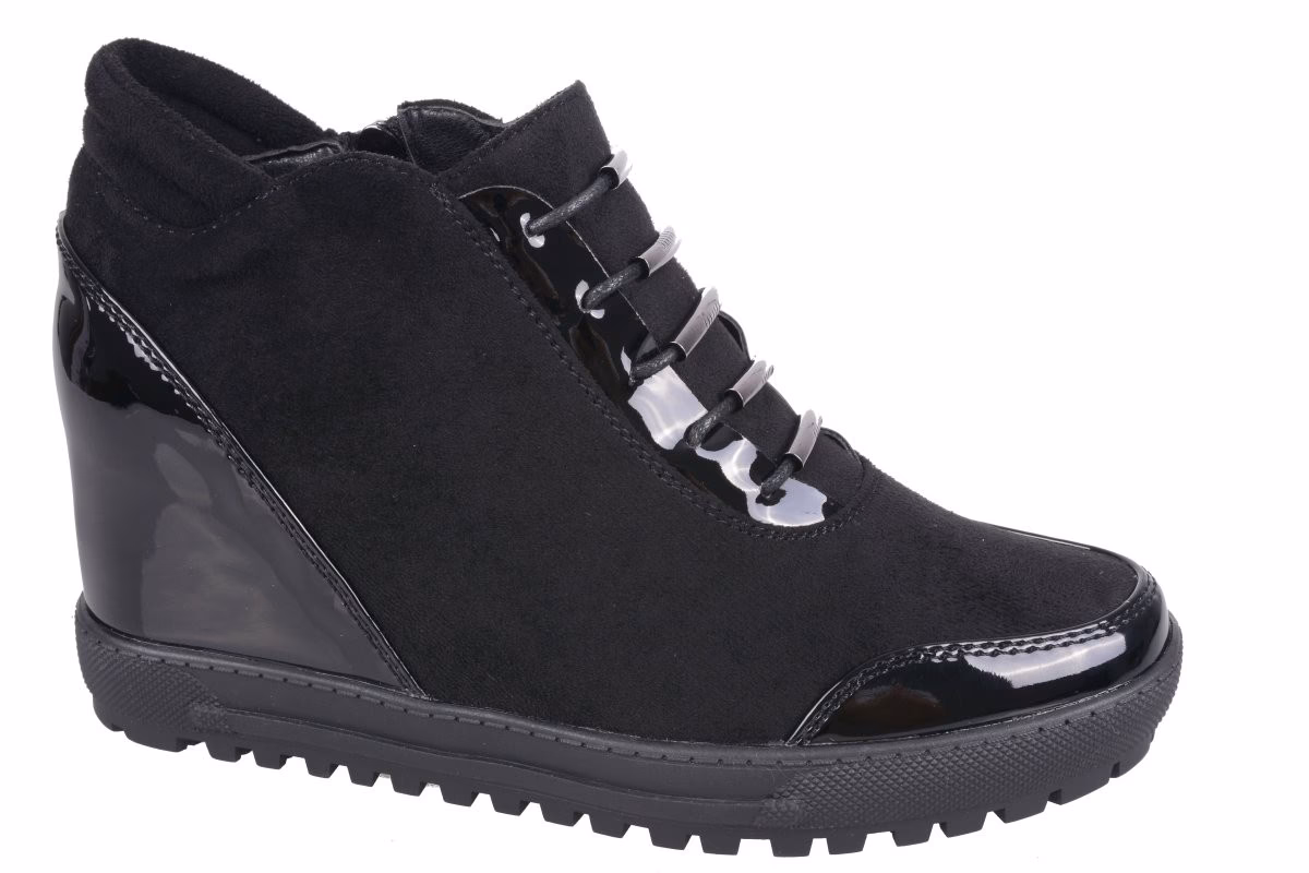 Jak nazywają się buty na koturnie w środku?