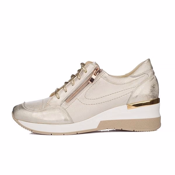 Jakie buty na koturnie są modne?