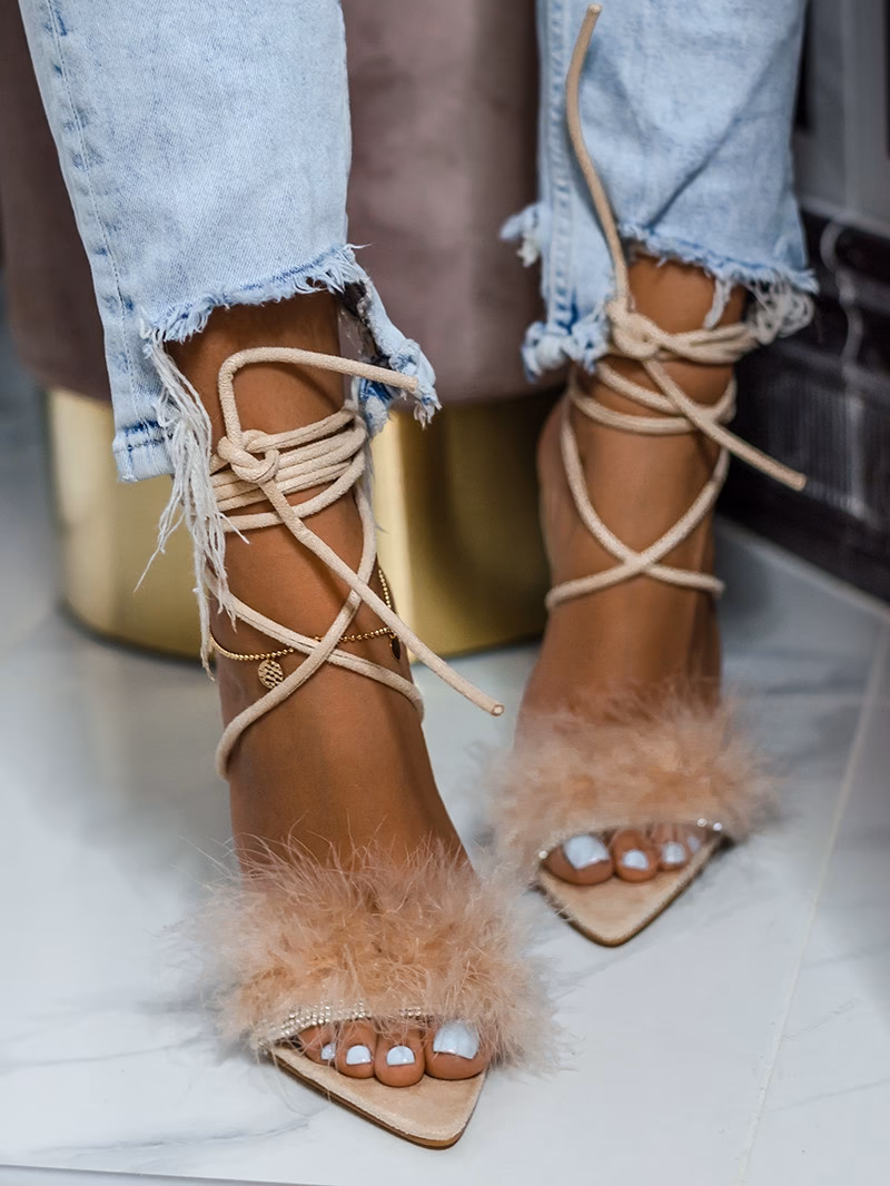 Jak nosić buty z futerkiem?