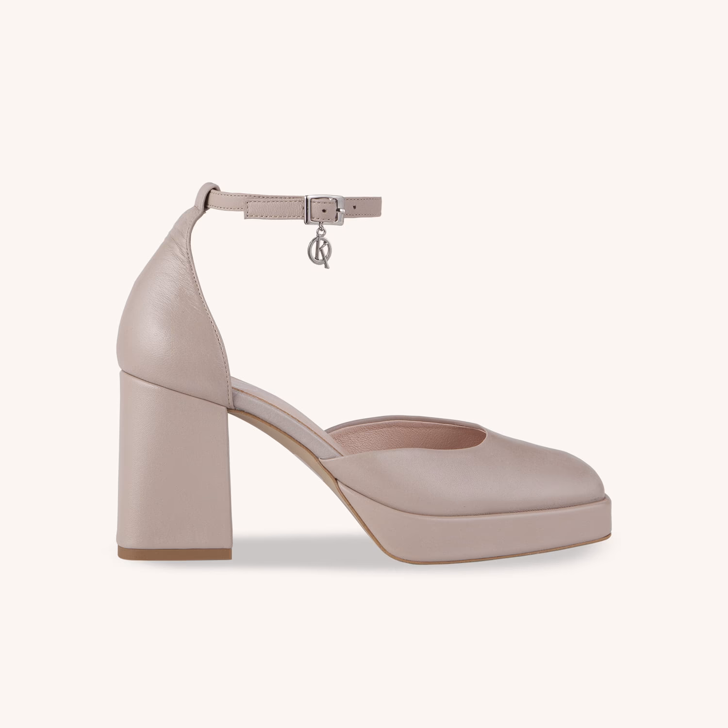 Jakie buty do sukienki zamiast szpilek?