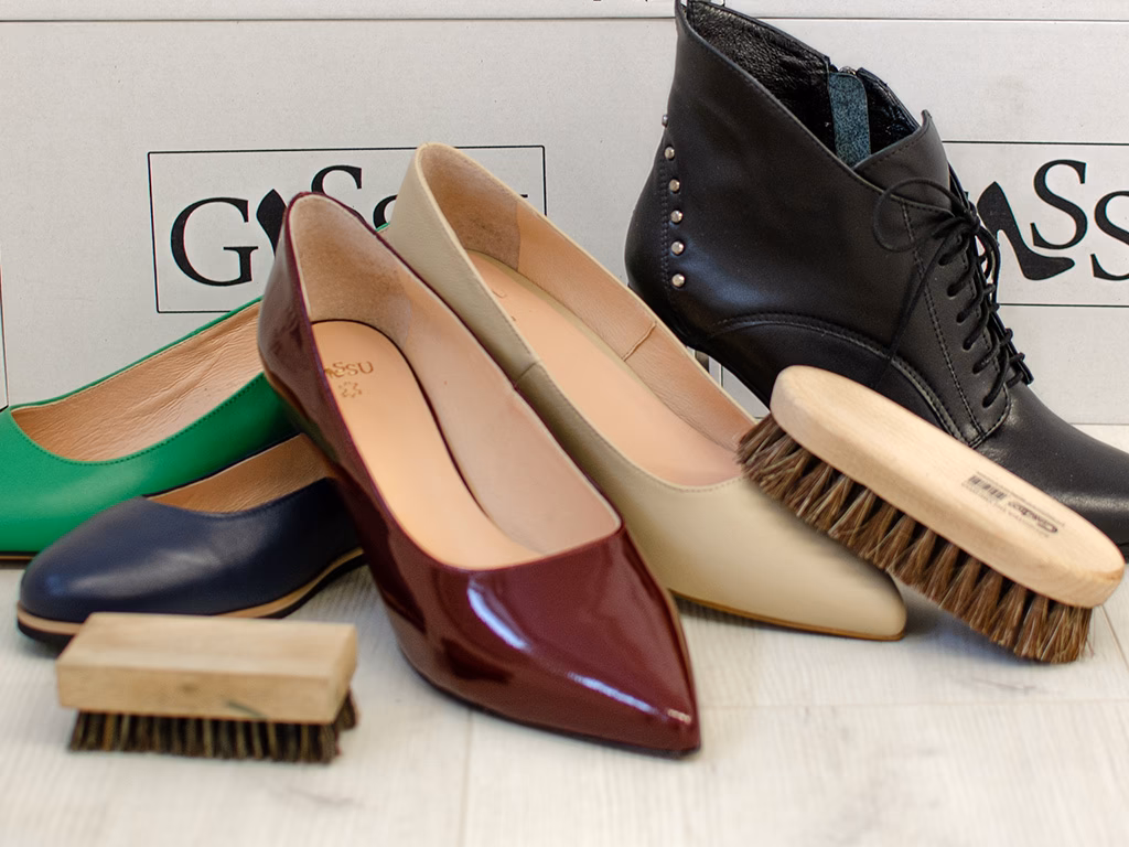 Czym smarować buty ze skóry licowej?