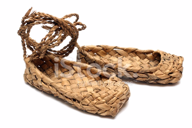 Co to jest but ze słomy?