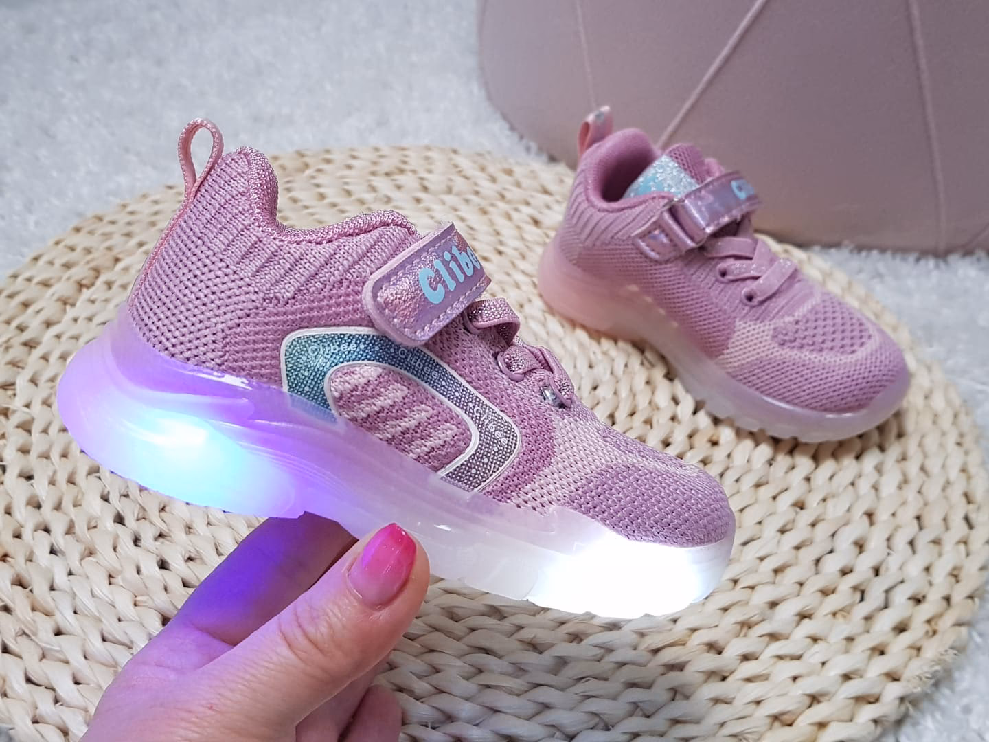 Buty świecące LED – dla dzieci i dorosłych – gdzie kupić?