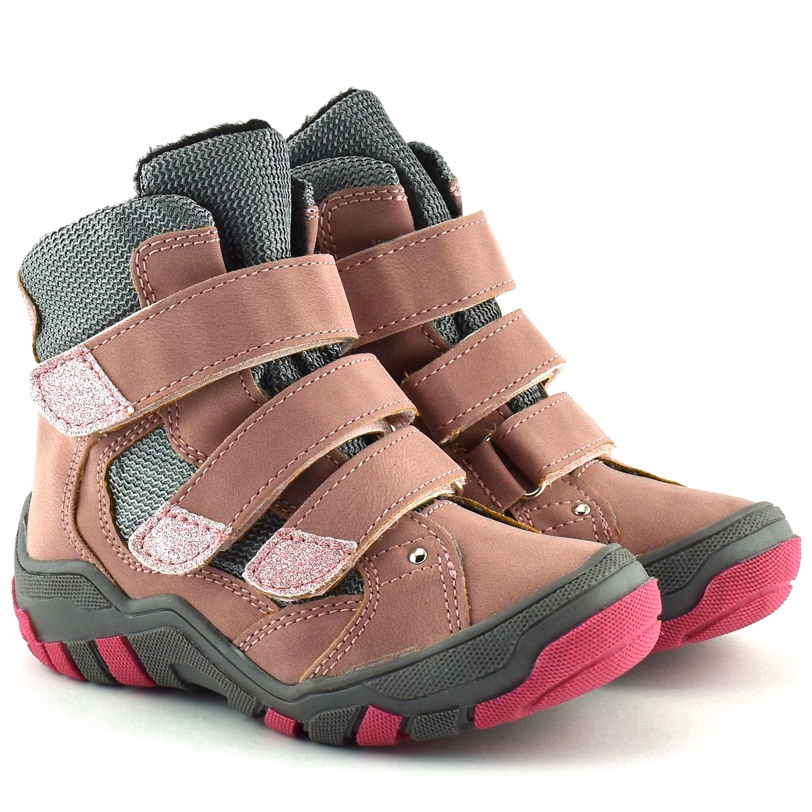 Jakie buty zimowe dla dziewczynki Kornecki wybrać?