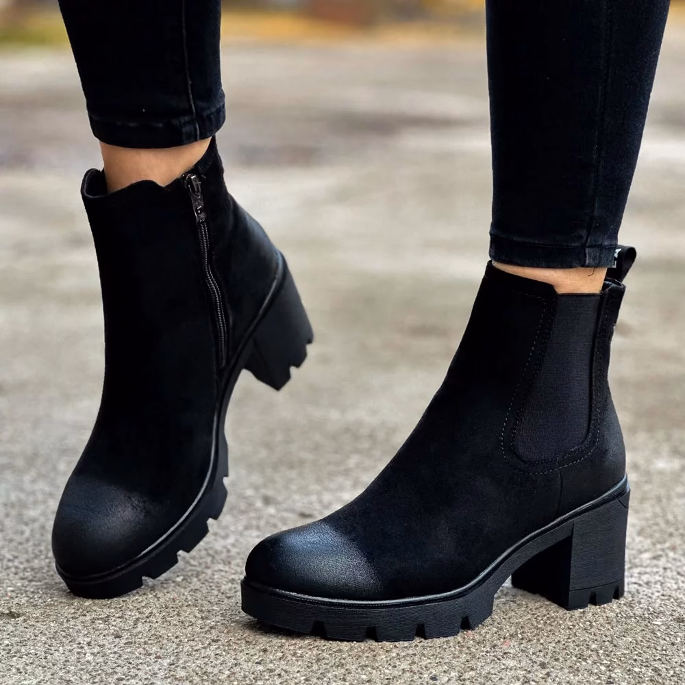 Czy kozaki na słupku są modne?