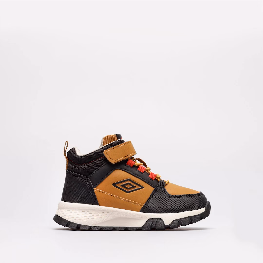 Czy buty zimowe powinny być o rozmiar większe?