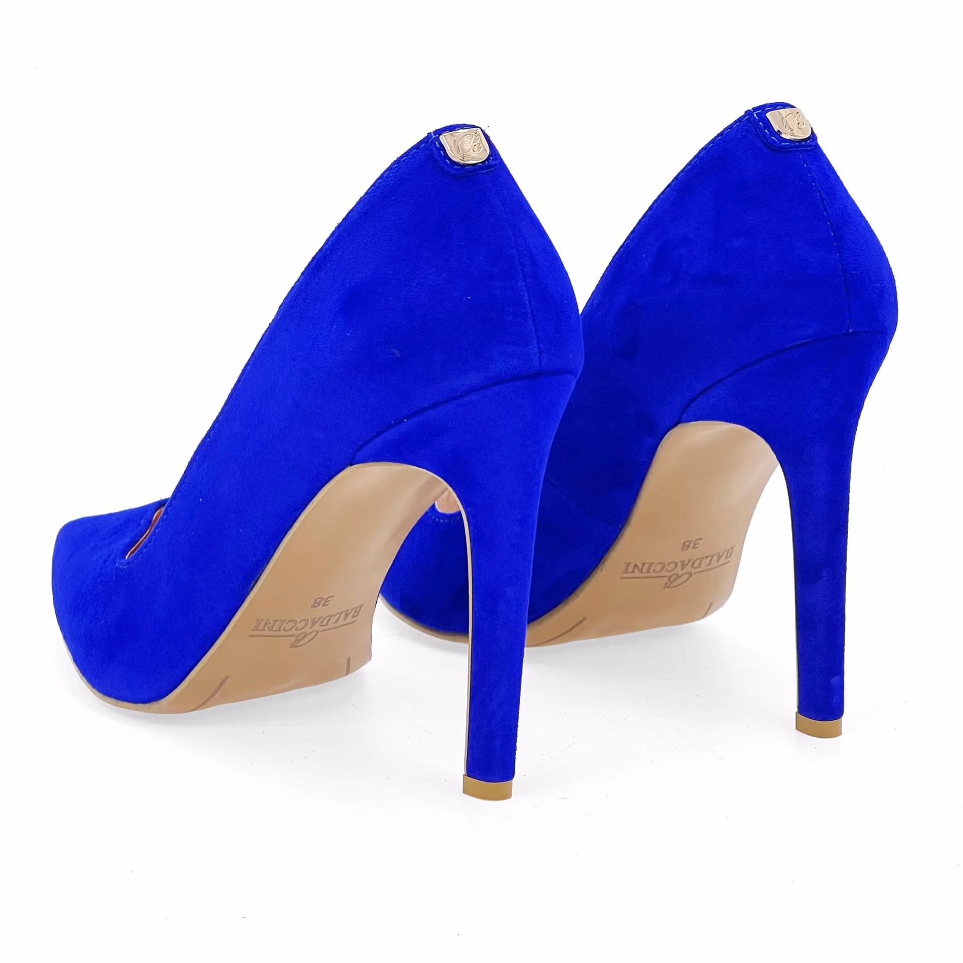Jakie buty pasują do eleganckiej sukienki?