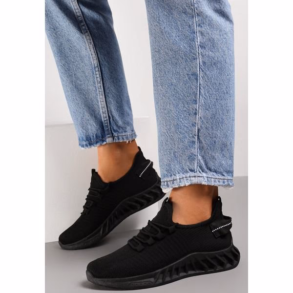 Jakie buty na lato do sukienki?