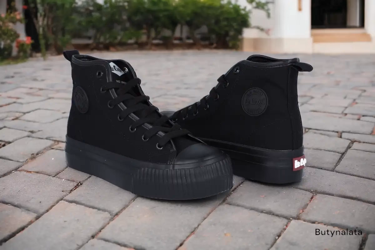 Jak nosić botki damskie za kostkę?