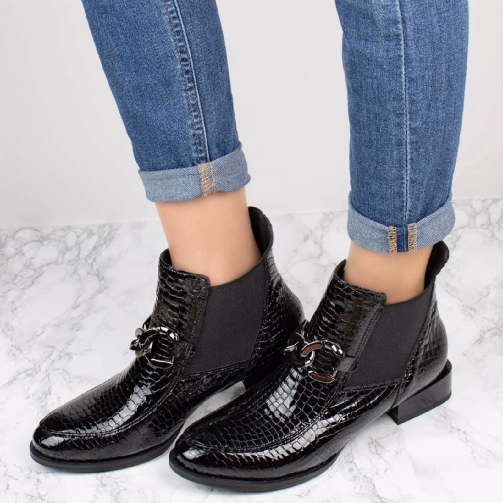 Jak wyczyścić skórzane buty w środku?