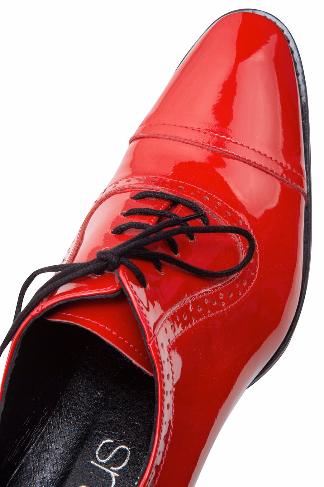 Jak nosić czerwone buty?