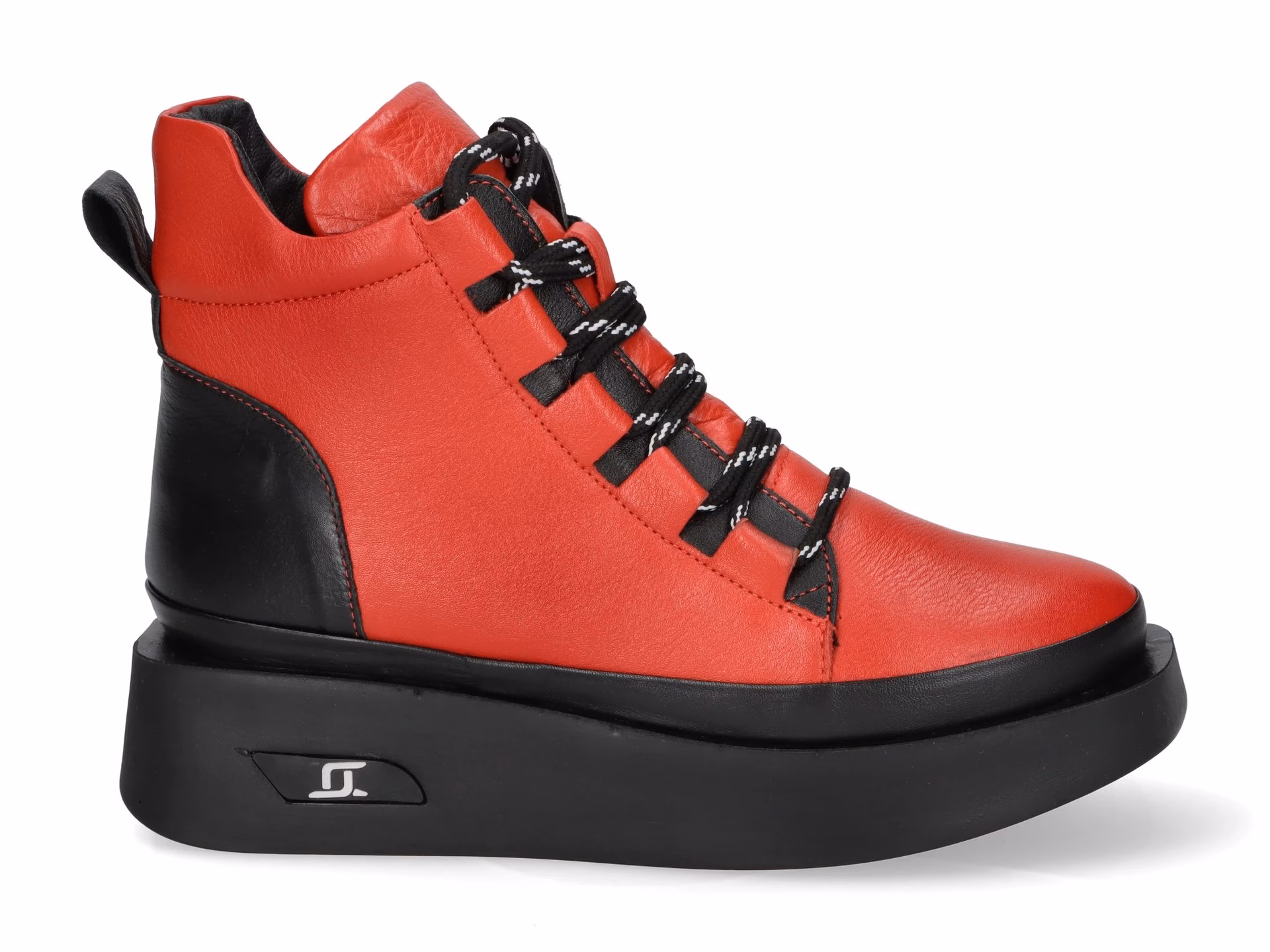 Gdzie kupić czerwone buty na lato?