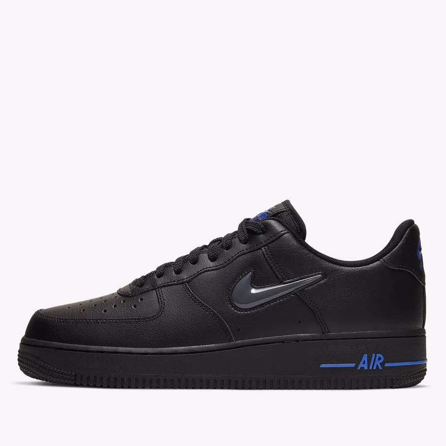 Czy buty Nike Air Force są ze skóry?