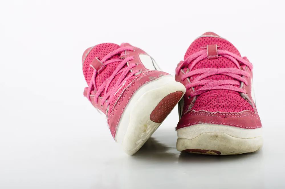 Czy można dać dziecku używane buty?