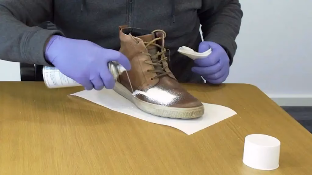 Czym najlepiej skleić buty żeby długo trzymało?