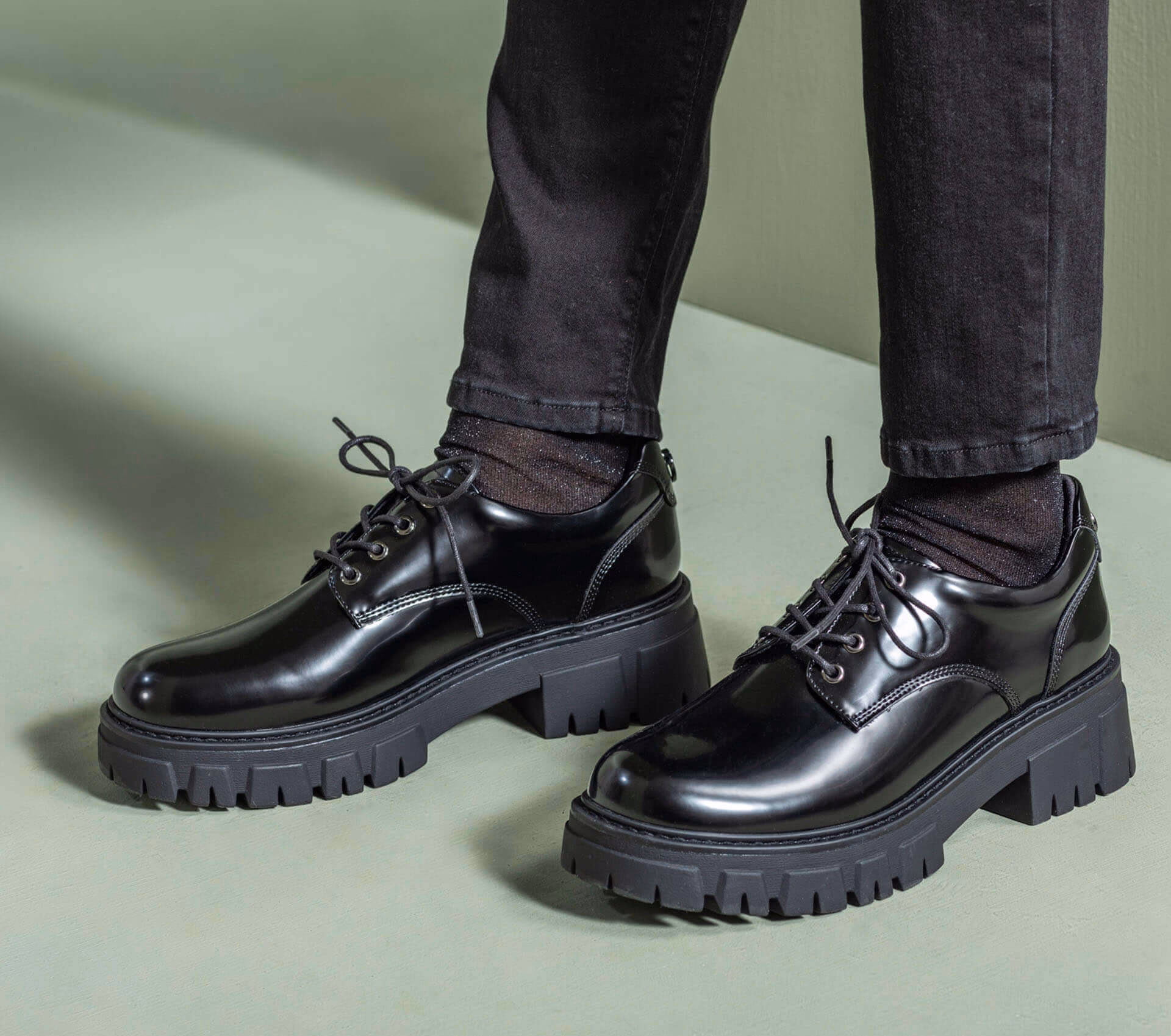 Jakie buty do garnituru na lato?