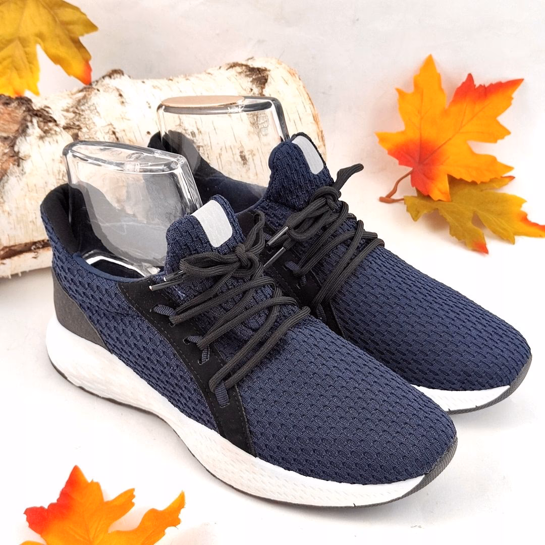 Jak dobrać buty do dużych stóp?