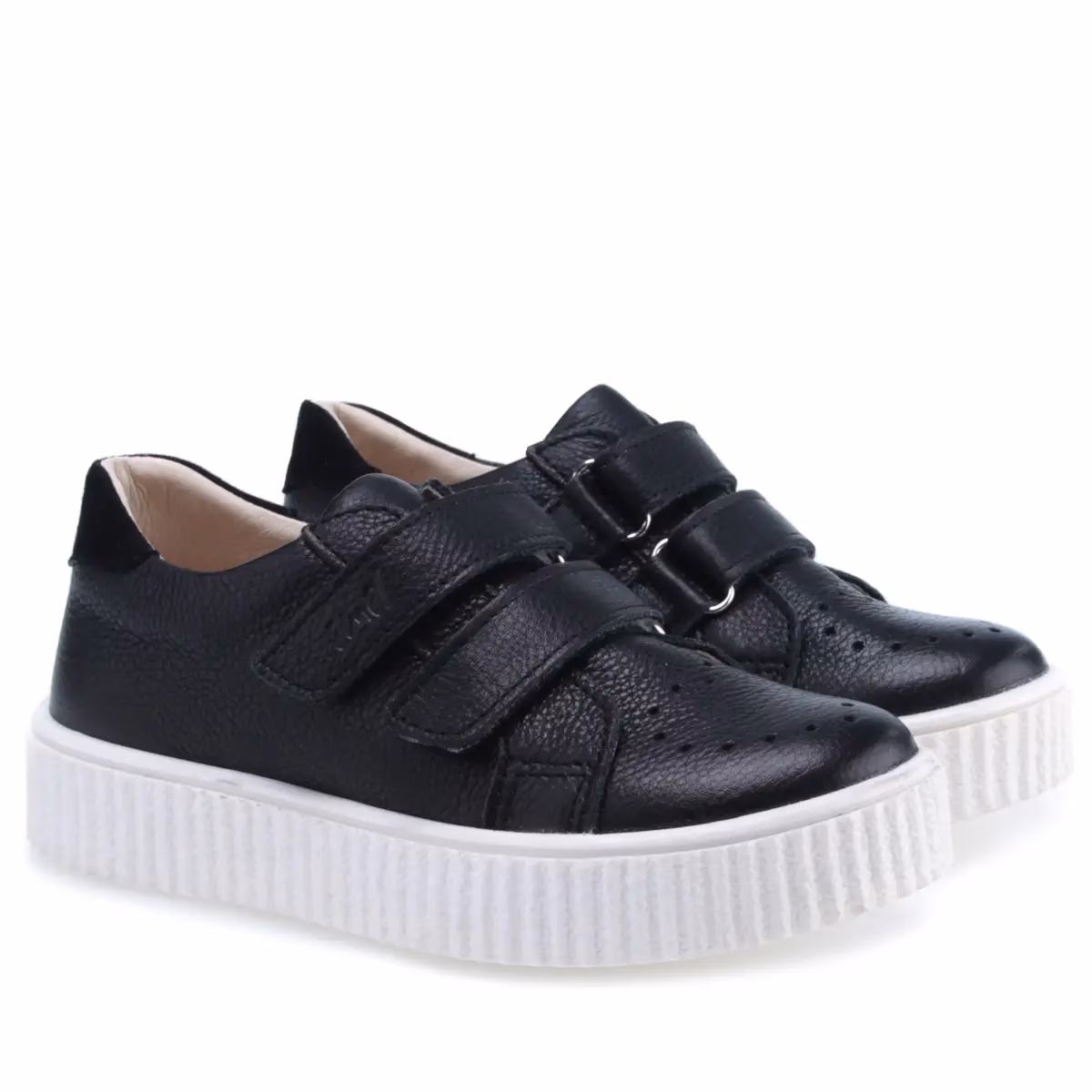 Na co zwrócić uwagę przy zakupie butów dla niemowlaka?