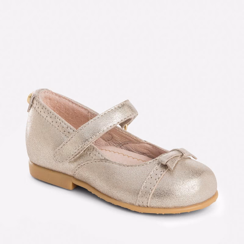 Jakie buty do sukienki dla dziewczynki?