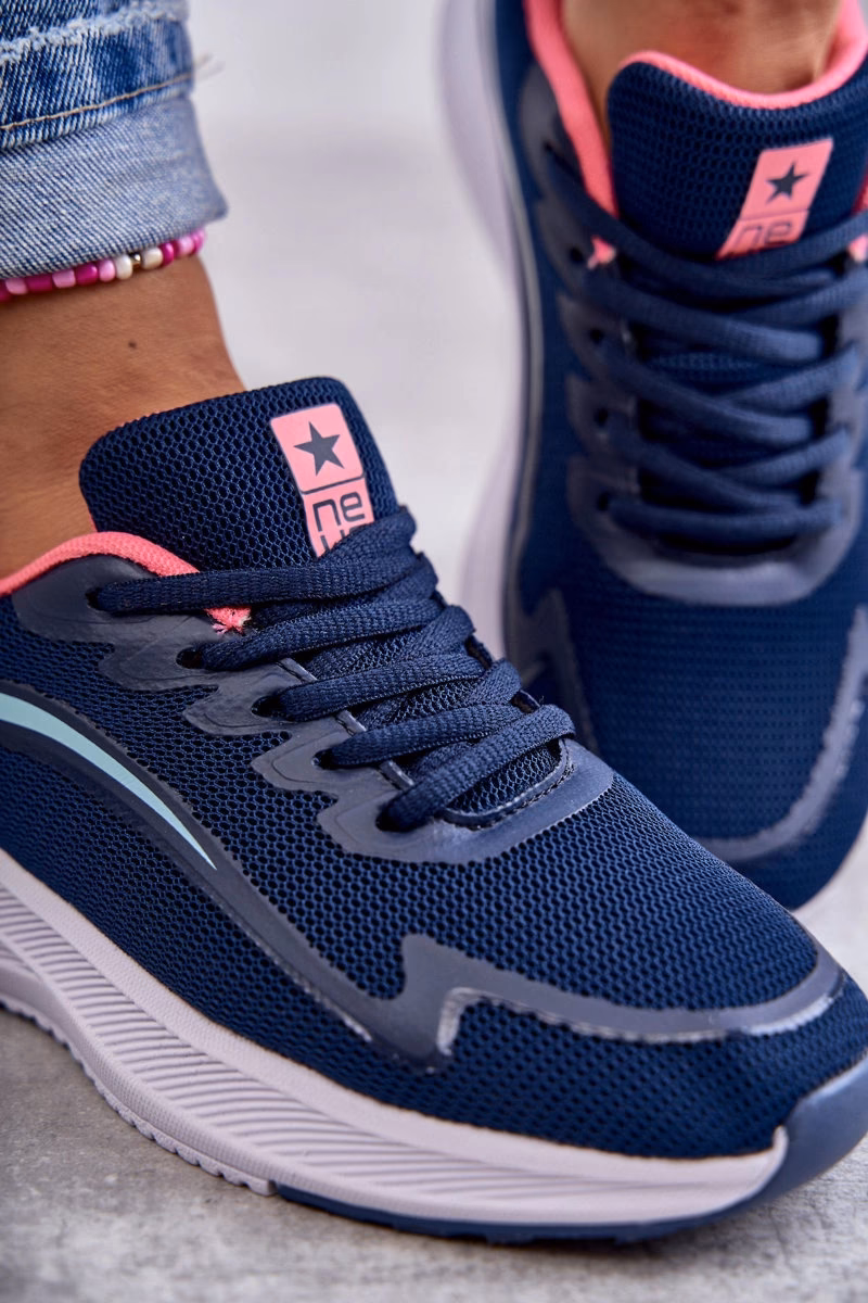 Jakie spodnie do granatowych butów?