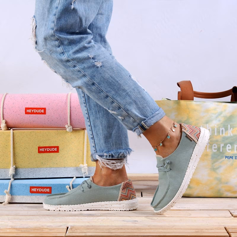 Jak prać buty Hey Dude?