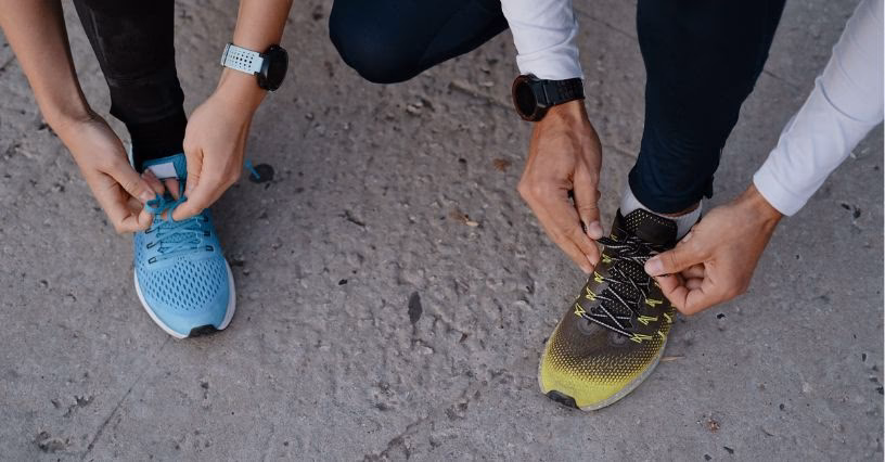 Jak ukryć sznurówki w butach do biegania?
