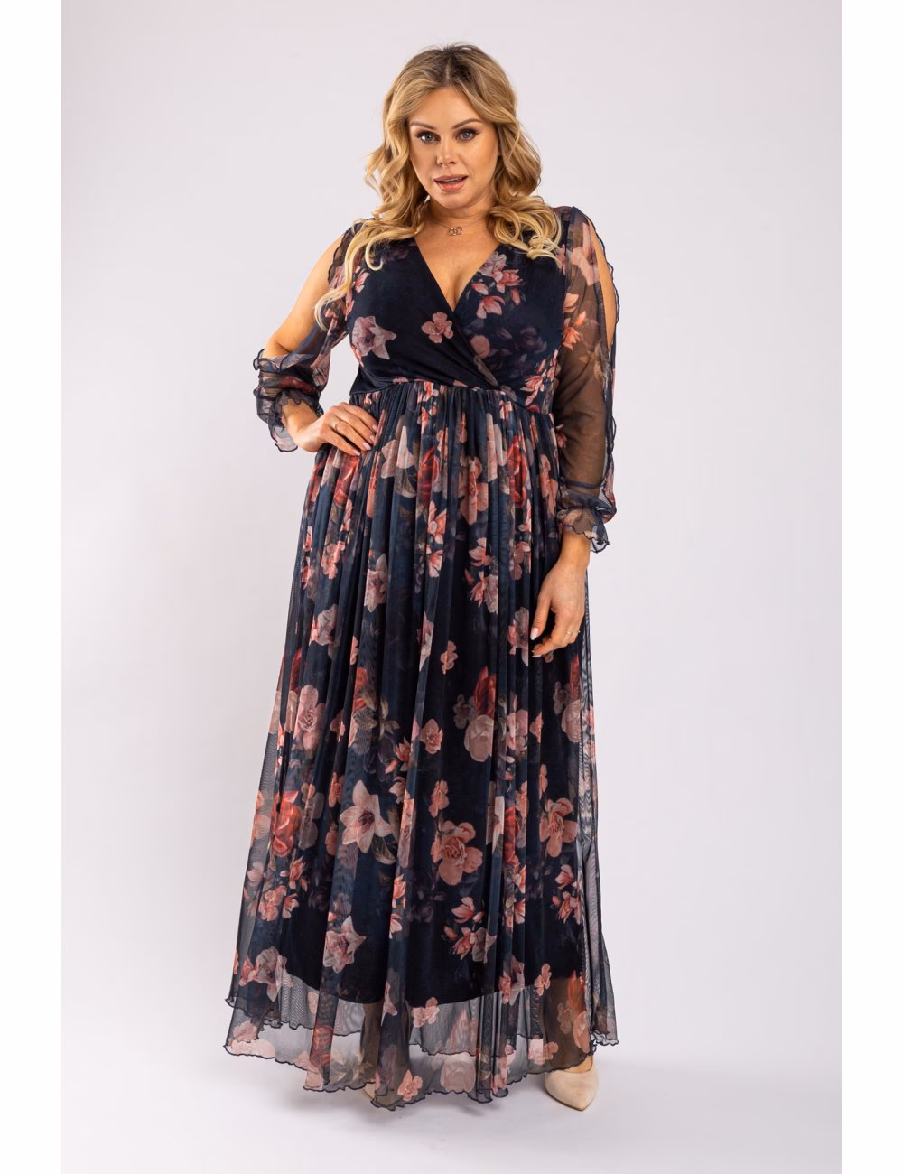 Jakie buty do długiej sukienki w kwiaty?