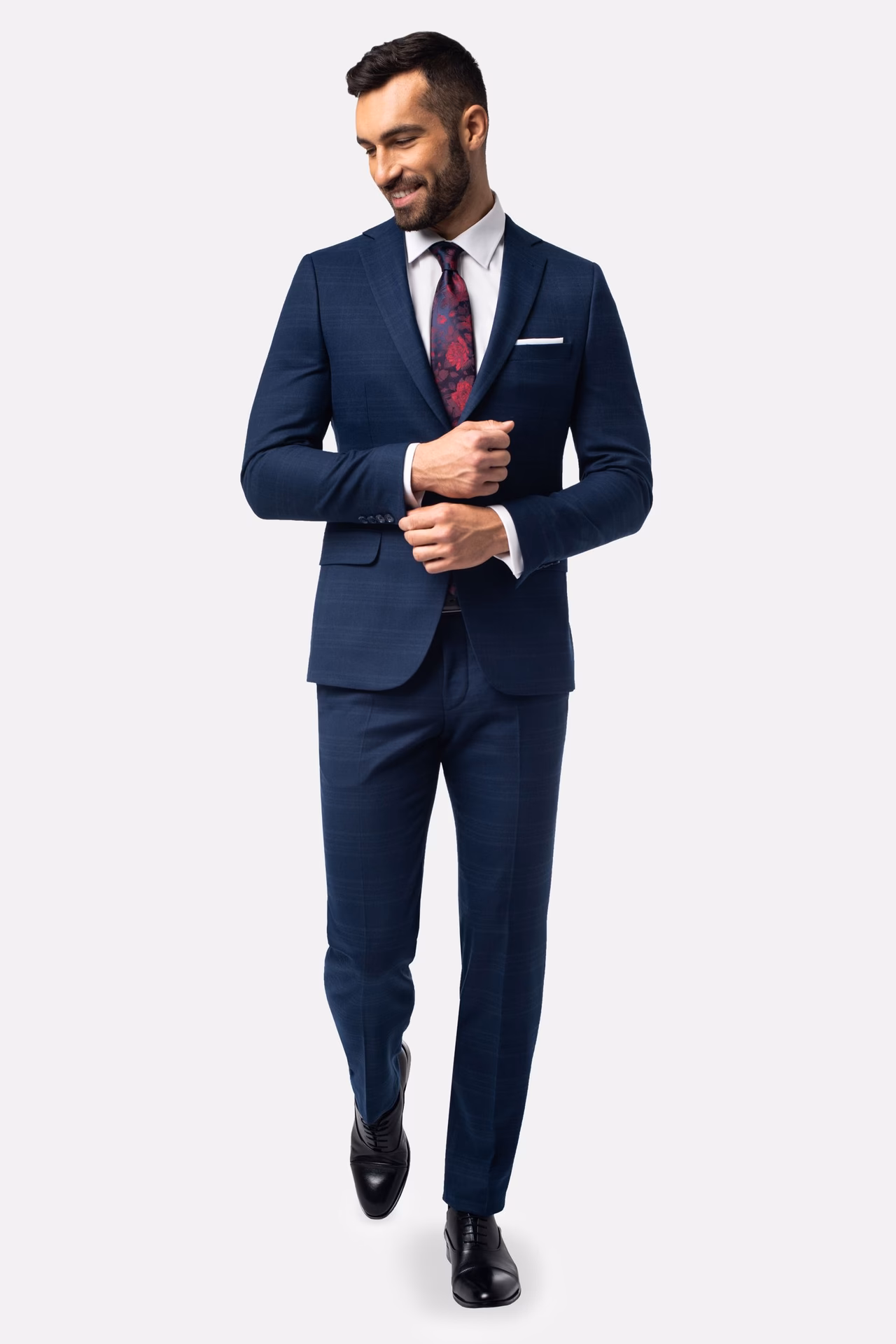 Jakie buty pasują do granatowego garnituru?