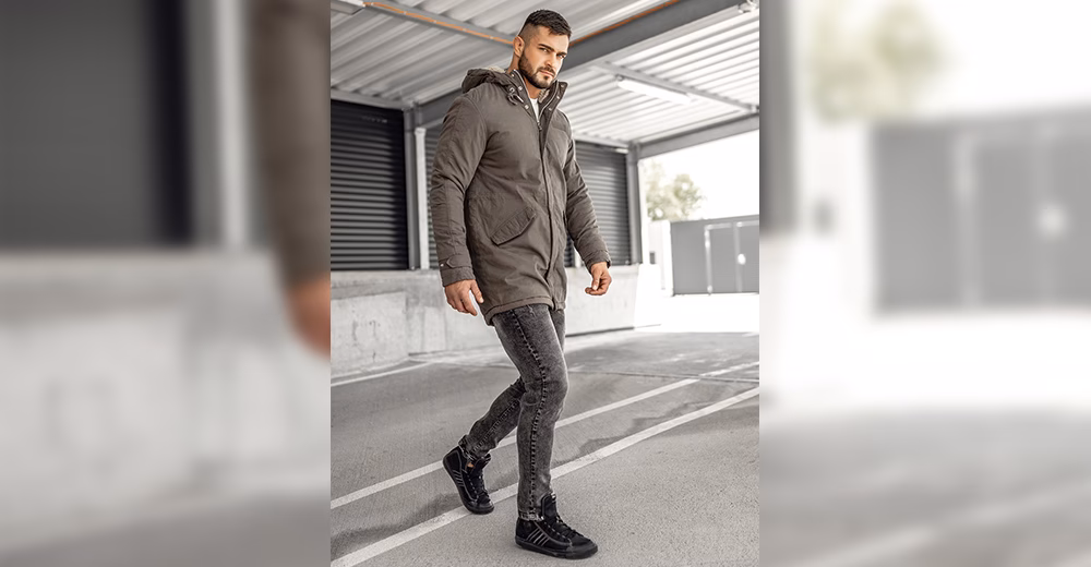 Jakie buty pasują do kurtki khaki damskiej?