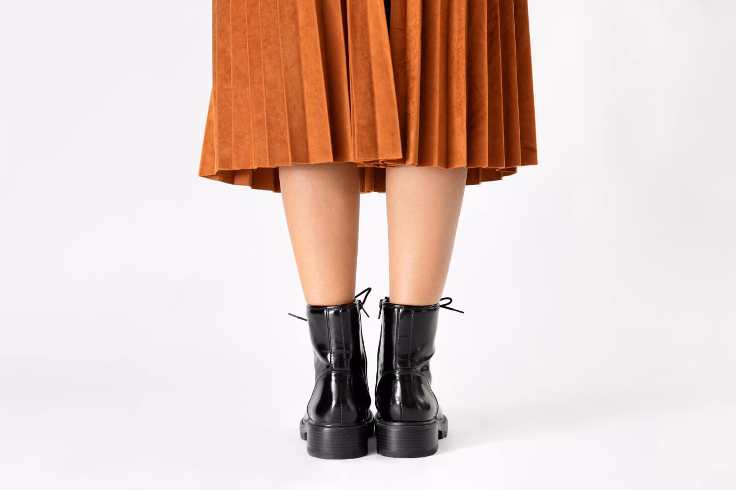 Jakie buty do spódnicy midi na jesień?