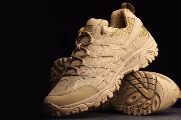 Jakie buty kupić, żeby mi się nie rozkleiły?