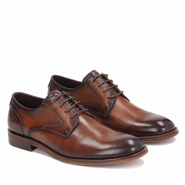 Kazar - opinie o marce. Warto kupić buty Kazar?