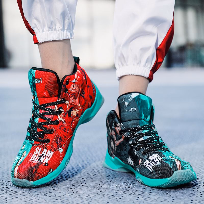 Jak nosić kolorowe buty sportowe?