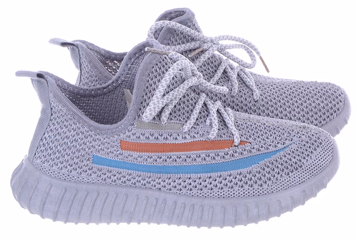 Czy buty sportowe dla dziecka powinny być sznurowane czy na rzepy?