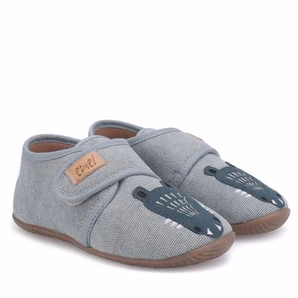 Jak dobrać rozmiar butów dla dziecka?