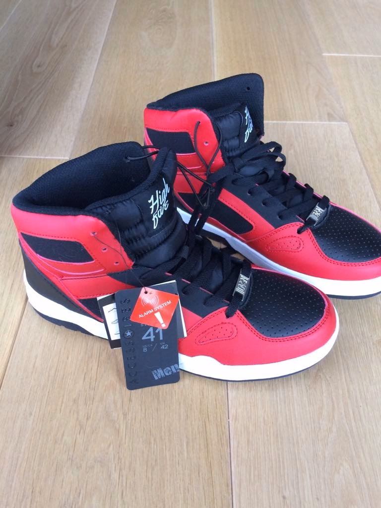 Jakie buty do czerwonej sukienki na studniówkę?