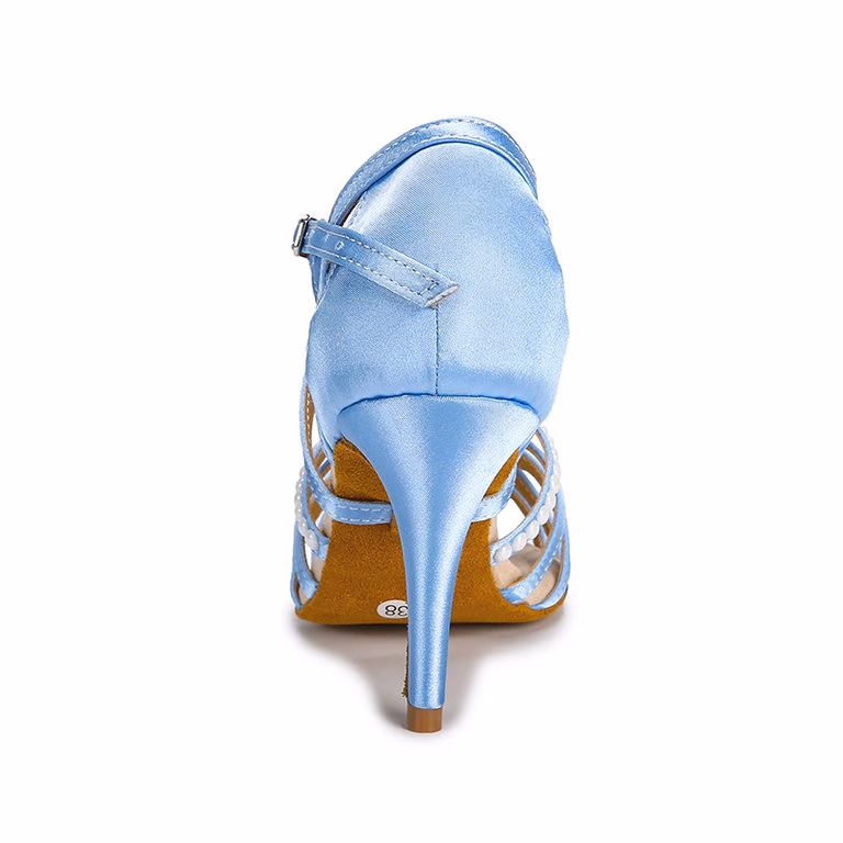 Jaki kolor butów do granatowej sukienki na wesele?