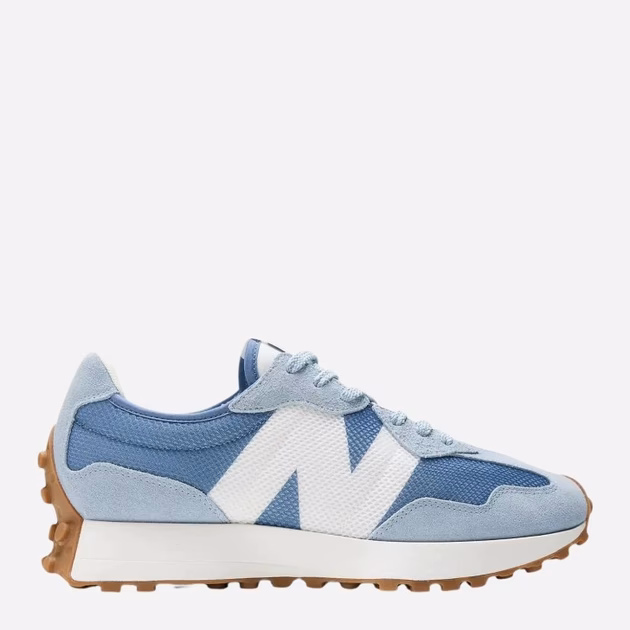 Jaki kolor pasuje do niebieskiego ubrania?