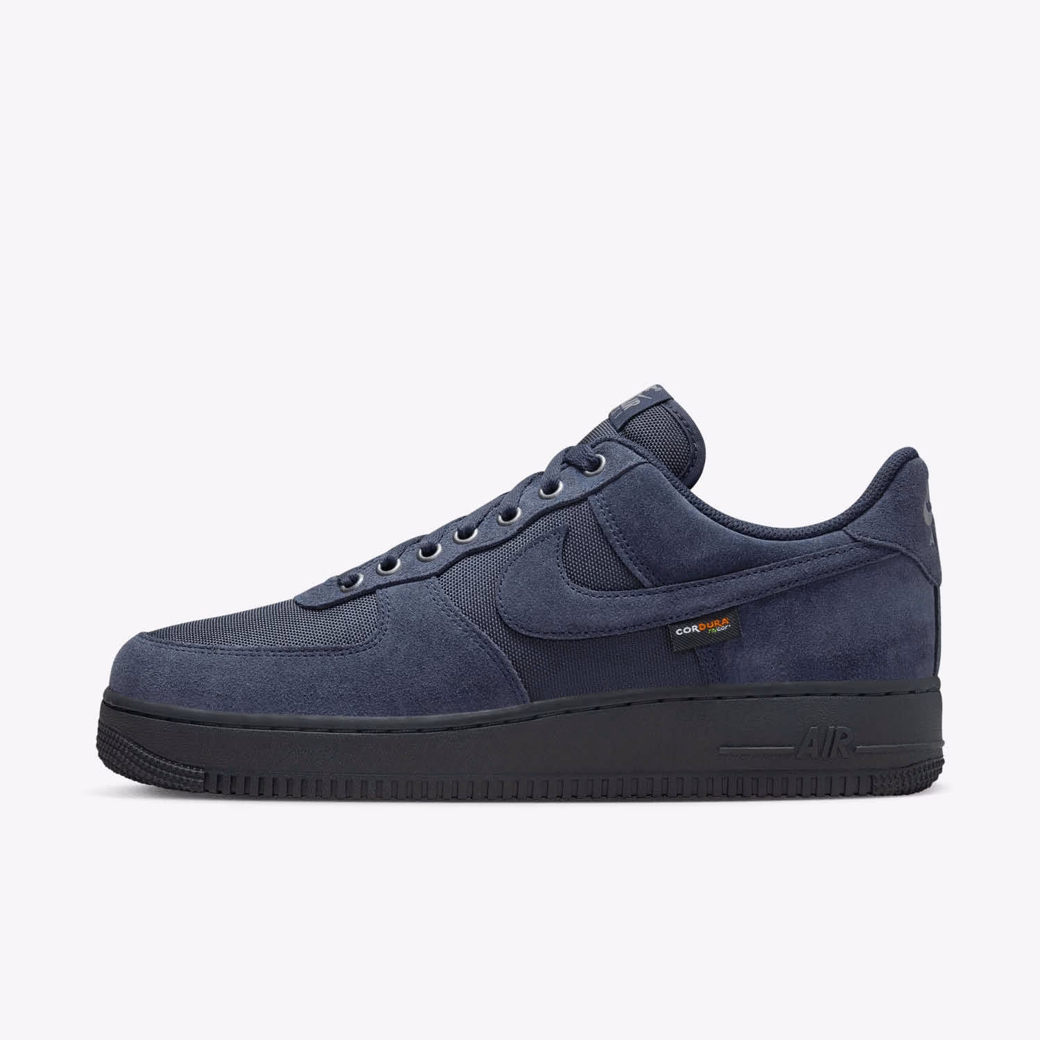 Jak dbać o zamszowe buty?
