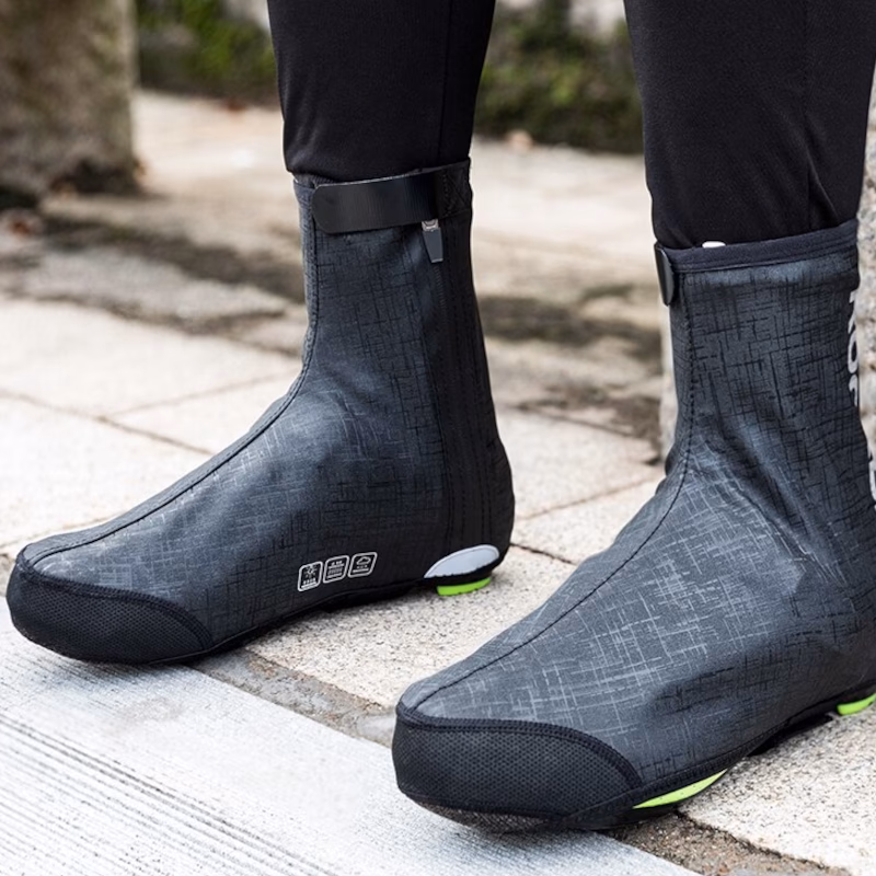 Po co ochraniacze na buty rowerowe?