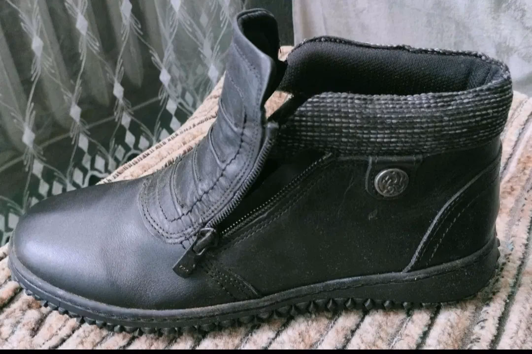 Jak nosić botki do sukienki?