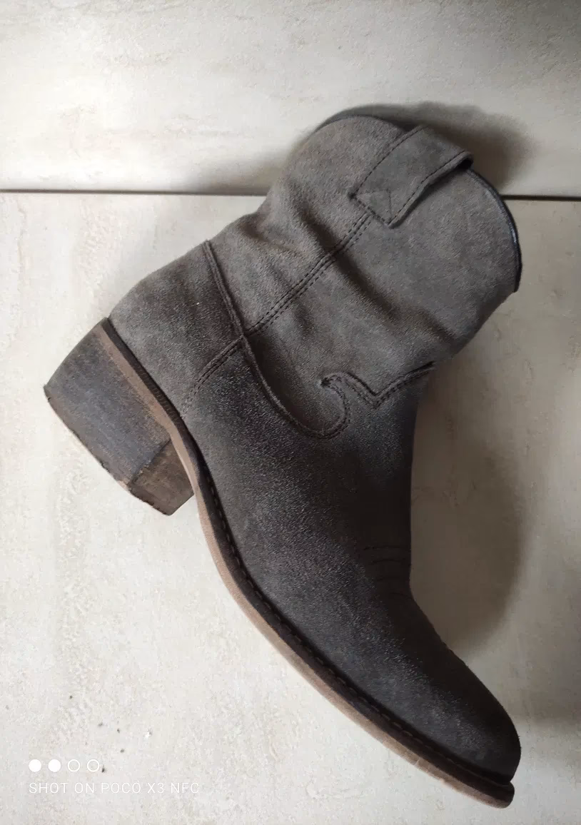 Jak kupować używane buty przez internet?