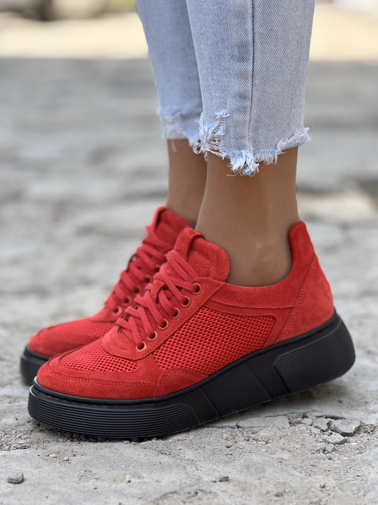 Jakie są cechy charakterystyczne oryginalnych butów sportowych?