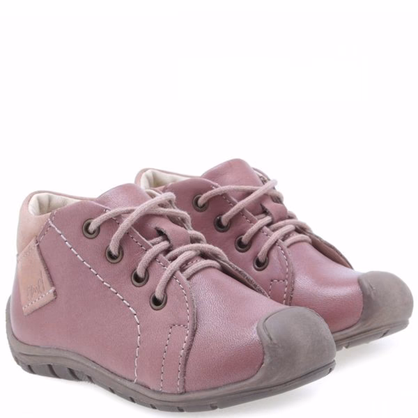 Kiedy kupić pierwsze buty dla dziecka?