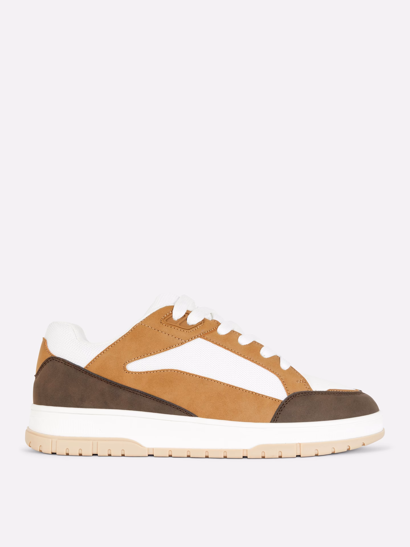 Rodzaje butów sportowych krzyżówka?