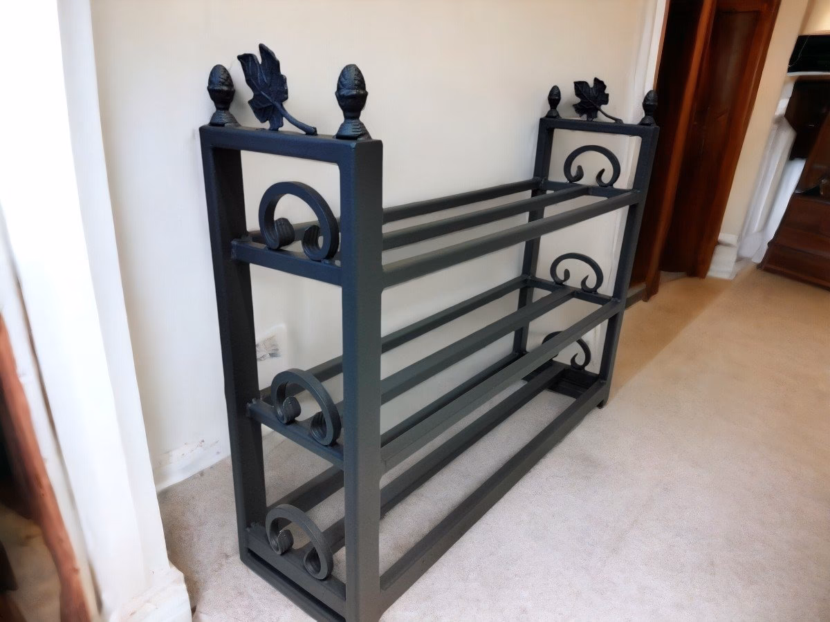 Czy kuta półka na buty jest trwała?