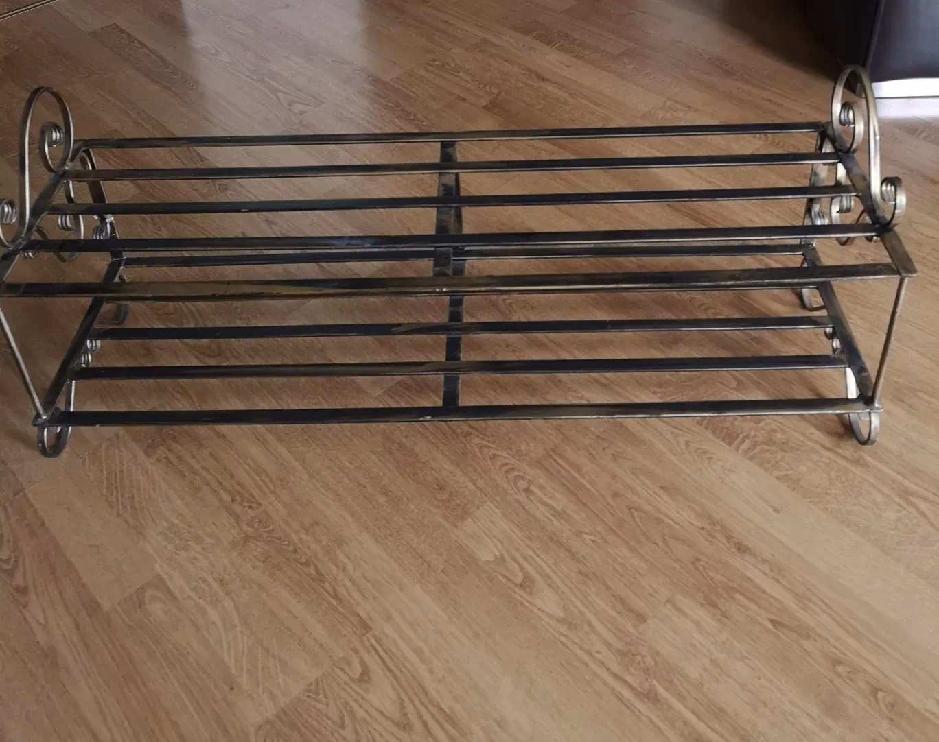 Gdzie kupić półkę na buty kuta?