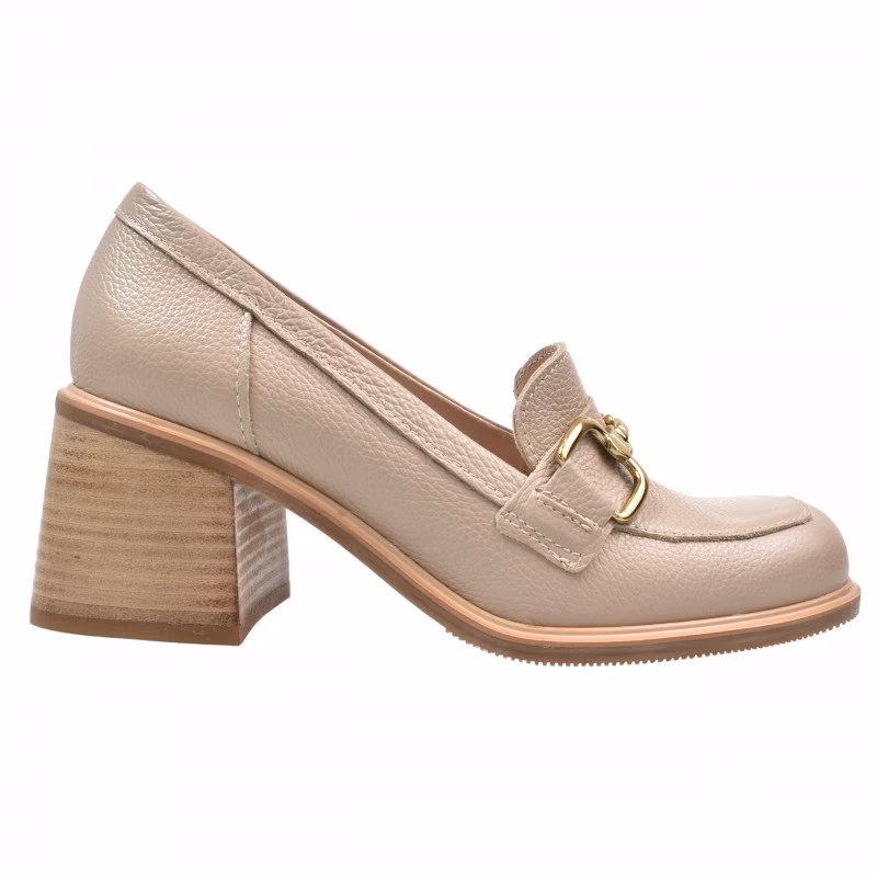 Jakie buty na obcasie są odpowiednie na co dzień?